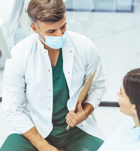 Stomatolog și pacientul său.  